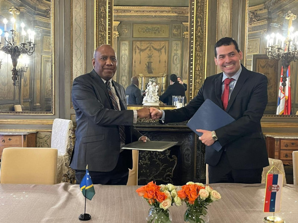 Photo: L-R: Mr. Noel Matea, Deputy Permanent Representative/Charge d'affaires, a.i, Permanent Mission of Solomon Islands to the United Nations shaking hands with H.E Mr. Nemanja Stevanovic Permanent Representative of the Republic of Serbia, after the signing of the Joint Communique to formalize diplomatic relations.