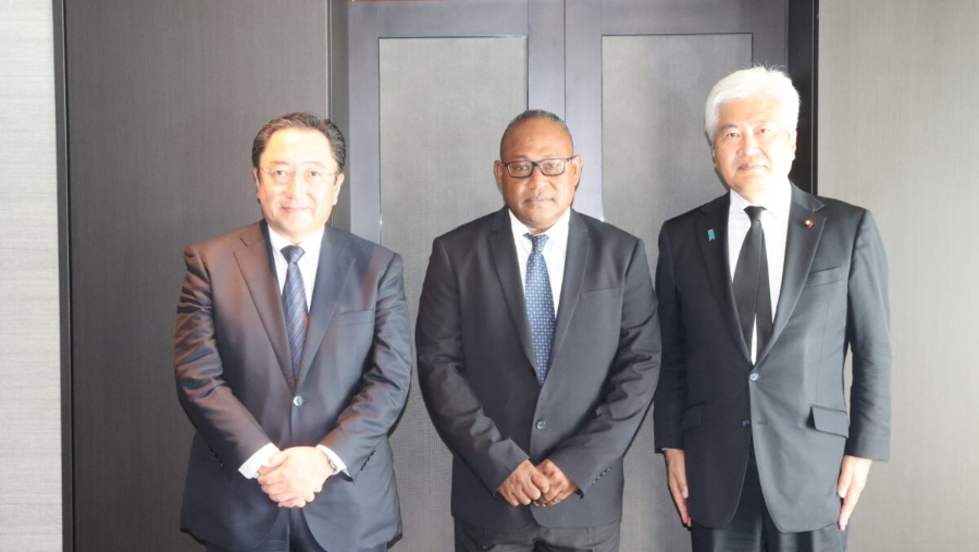 Honorary Consule of Solomon Islands Mr Takahiro Kitano, DPM Manasseh Maelanga and Member of the House of Representatives Mutai Shunsuke