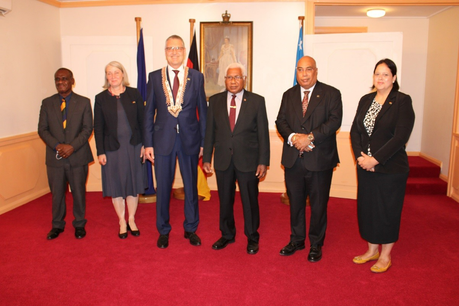 Germany’s Ambassador, His Excellency Dr Markus Ederer and his delegation with the Governor General, Sir David Vunagi flanked by the Minister of Foreign Affairs and External Trade, Jeremiah Manele and MFAET Permanent Secretary, Collin Beck at Government house today (3/11/2022).