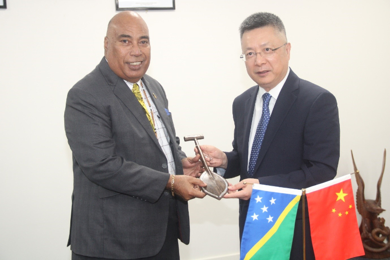 PRC Pacific Envoy pays visit to Ministry of Foreign Affairs and External Trade.